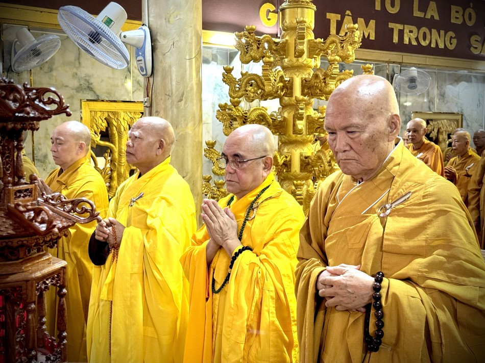 Trang nghiêm khóa lễ - Ảnh: PT Trang nghiêm khóa lễ - Ảnh: PT