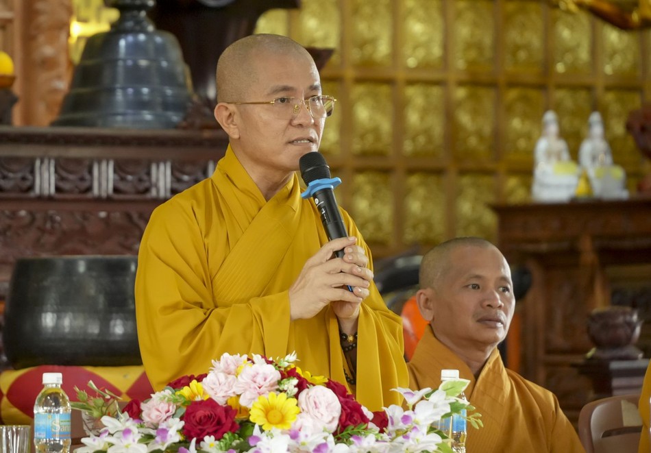 Thượng tọa Thích Quảng Hiền, Trưởng ban Trị sự GHPGVN tỉnh Đắk Nông phát biểu chào mừng