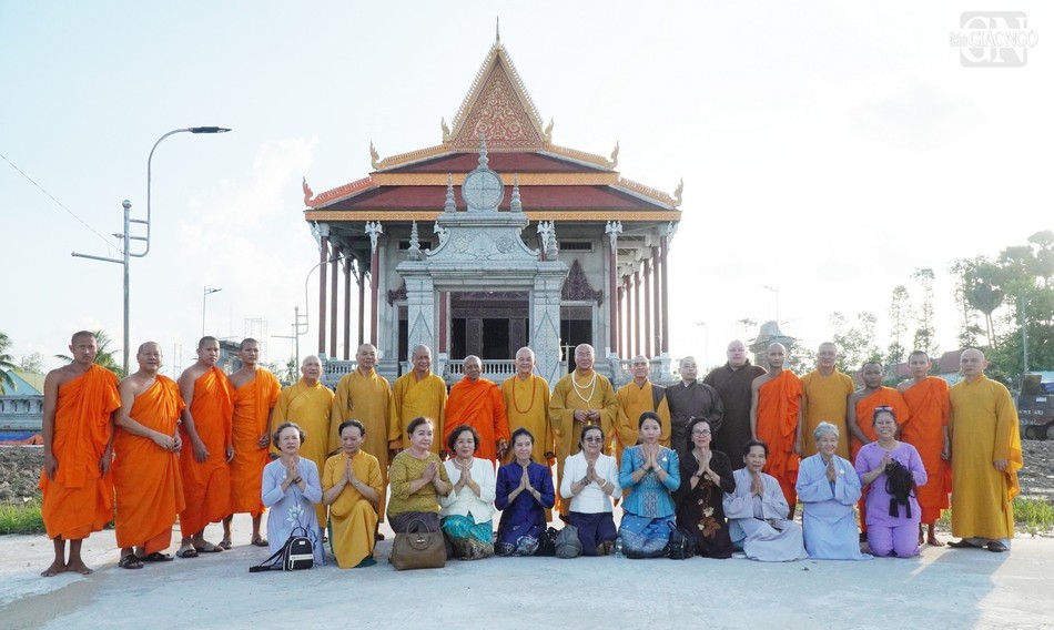 Lưu niệm tại Học viện Phật giáo Nam tông Khmer (TP.Cần Thơ) chiều 29-6-2024