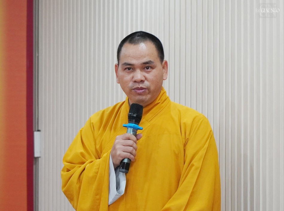 Thượng tọa Thích Thiện Thông báo cáo về công tác tổ chức khóa An cư kiết hạ tại tỉnh Bà Rịa - Vũng Tàu Thượng tọa Thích Thiện Thông báo cáo về công tác tổ chức khóa An cư kiết hạ tại tỉnh Bà Rịa - Vũng Tàu