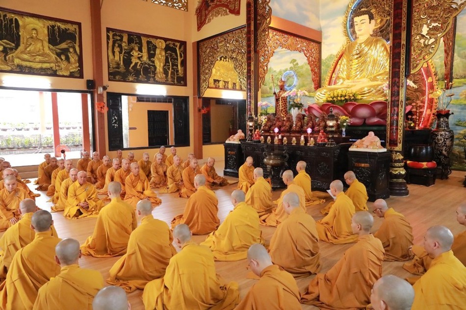 Trang nghiêm lễ Bố-tát tại chùa Hưng Phước