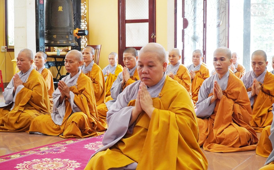 Chư Ni hành giả trang nghiêm