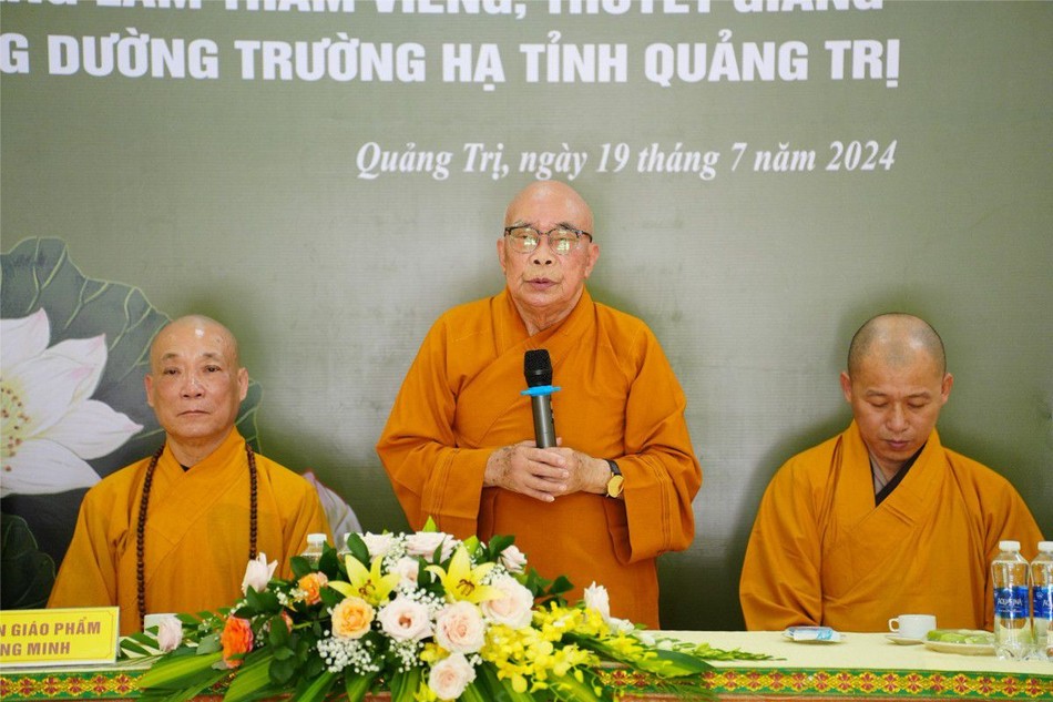 Hòa thượng Thích Thiện Tấn, Ủy viên Thường trực Hội đồng Trị sự, Trưởng ban Trị sự GHPGVN tỉnh Quảng Trị phát biểu chào mừng - Ảnh: Ban TT-TT tỉnh Quảng Trị