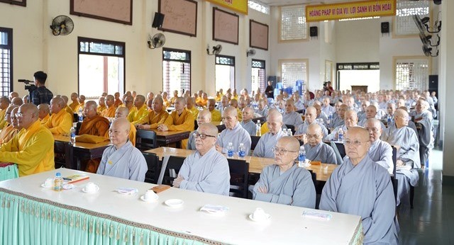 Được biết, mùa An cư kiết hạ Phật lịch 2568 tại Thừa Thiên Huế có 1.850 hành giả Tăng Ni đăng ký thọ an cư. Trong đó, 943 Tỳ-kheo, 609 Tỳ-kheo-ni, 72 Thức-xoa, 152 Sa-di và 74 Sa-di-ni - Ảnh: Anh Quốc