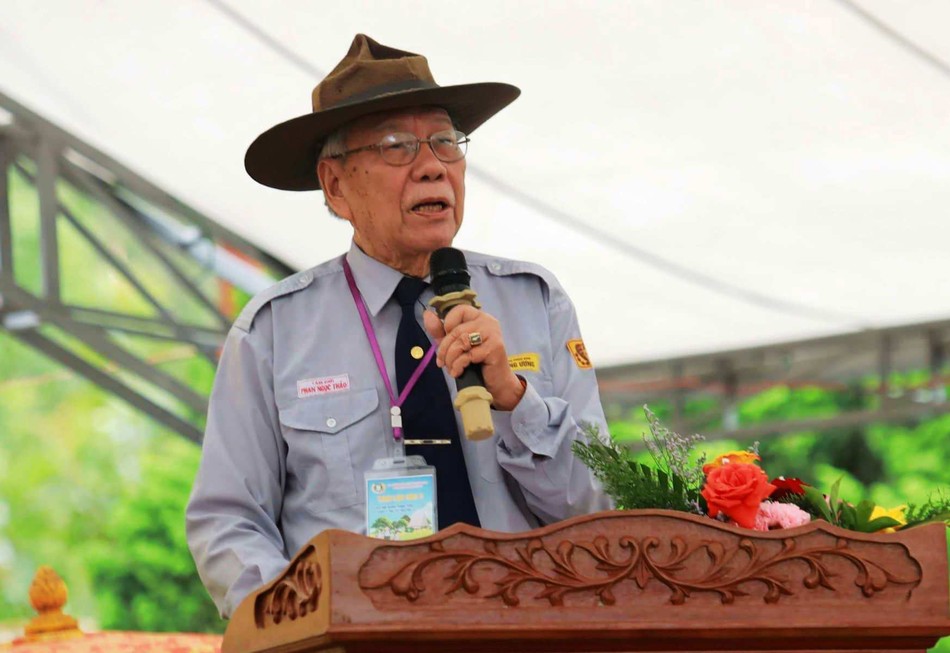 Huynh trưởng Tâm Giới - Phan Ngọc Thảo phát biểu Huynh trưởng Tâm Giới - Phan Ngọc Thảo phát biểu