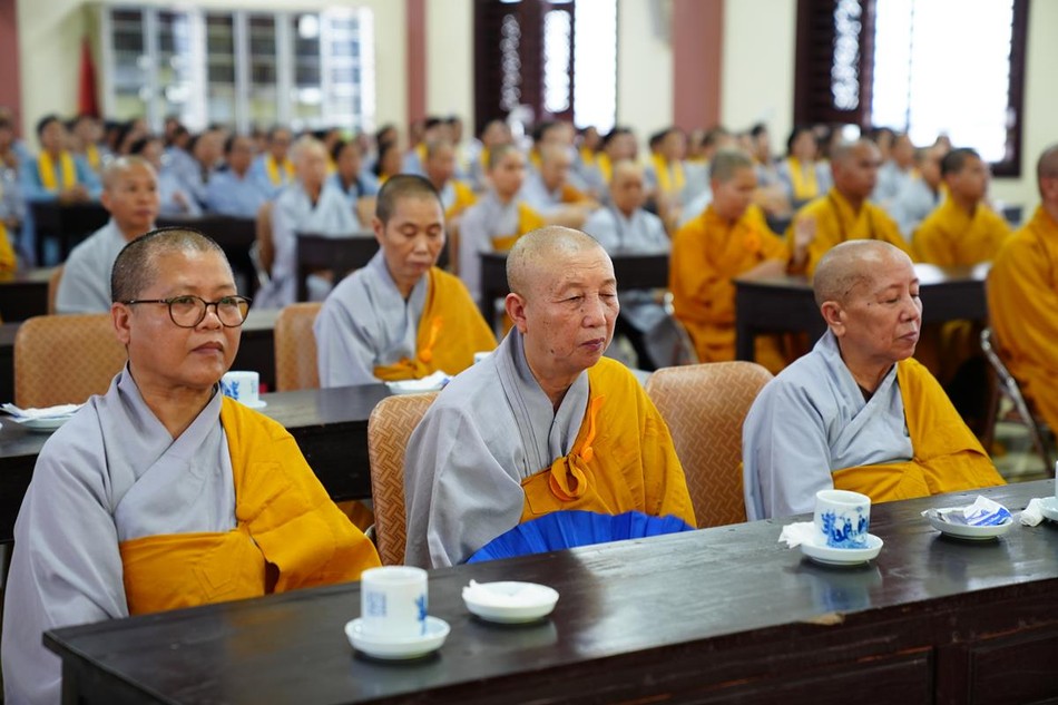 Mùa An cư kiết hạ Phật lịch 2568 của tỉnh Ninh Bình có 224 hành giả an cư, tại các trường hạ cơ sở I tại chùa Vệ (H.Yên Khánh), trường hạ cơ sở II tại tổ đình Kim Liên - Đồng Đắc (H.Kim Sơn) và trường hạ chùa Hồng An (H.Nho Quan) - Ảnh: Diệu Tường