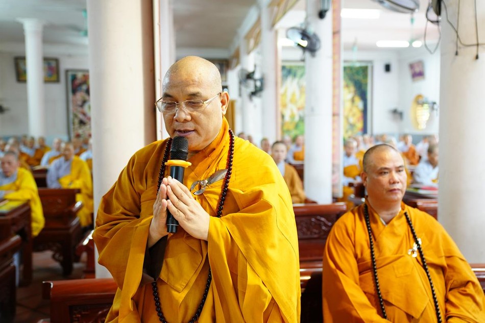 Tại trường hạ chùa Đống Cao (tỉnh Hải Dương), trân trọng đón tiếp phái đoàn có Thượng tọa Thích Thanh Vân, Trưởng ban Trị sự GHPGVN tỉnh Hải Dương, Trưởng ban Chỉ đạo khóa an cư của tỉnh, cùng hành giả và Phật tử - Ảnh: Diệu Tường