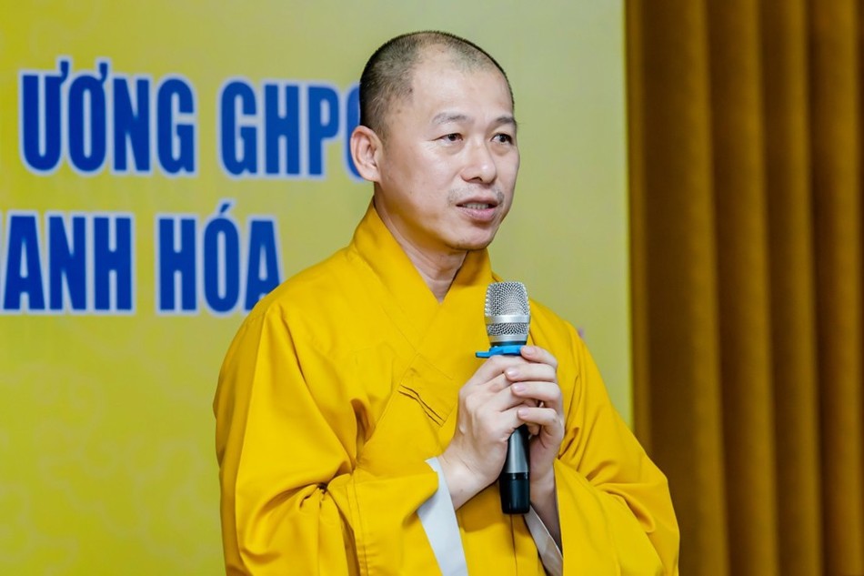 Thượng tọa Thích Minh Nhẫn, Phó ban kiêm Chánh Thư ký Ban Hoằng pháp T.Ư chia sẻ về truyền thông trong công tác hoằng pháp - Ảnh: Ban TT-TT Phật giáo tỉnh Thanh Hóa