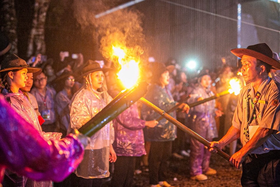 Đêm lửa trại dưới mưa - Ảnh: TT trại Lục Hòa III