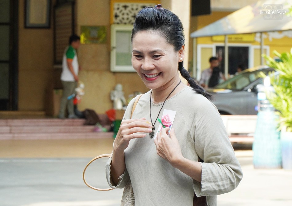 Nhạc sĩ Phạm Thế Mỹ sau đó đã phổ nhạc thành công ca khúc Bông hồng cài áo từ bài văn của thiền sư, góp phần đưa nghi thức cài hoa hồng vào sâu trong đời sống văn hóa dân tộc