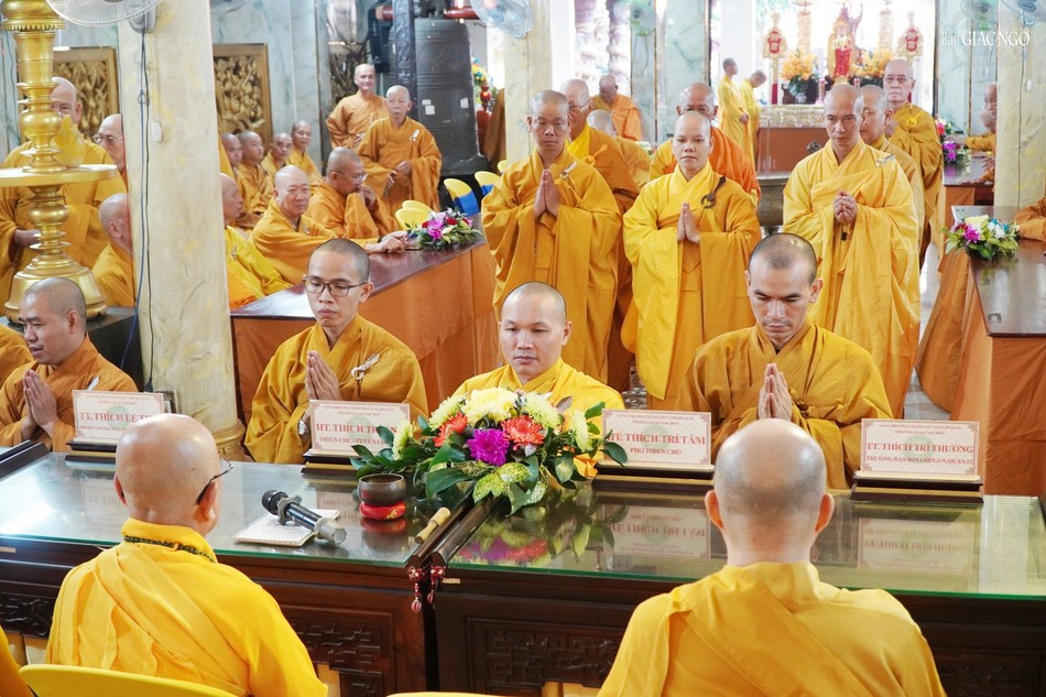 Chư hành giả tuần tự 3 vị theo hạ lạp bạch pháp Tự tứ