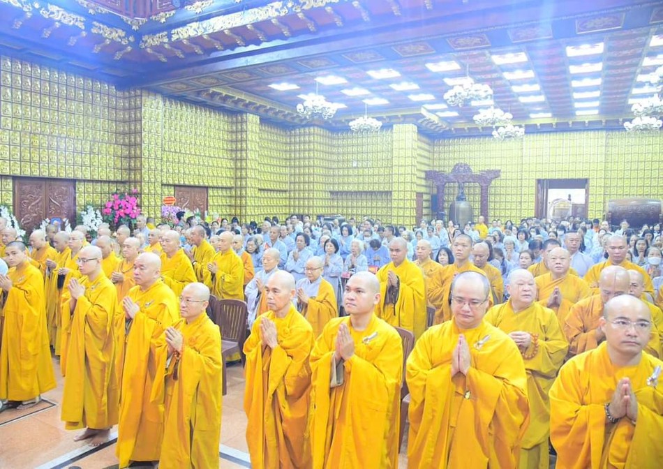 Trang nghiêm tưởng niệm Hòa thượng Thích Thiện Huệ