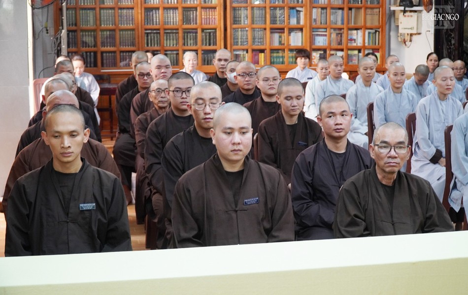 Hiện khóa XV có 43 Tăng Ni sinh theo học Hiện khóa XV có 43 Tăng Ni sinh theo học