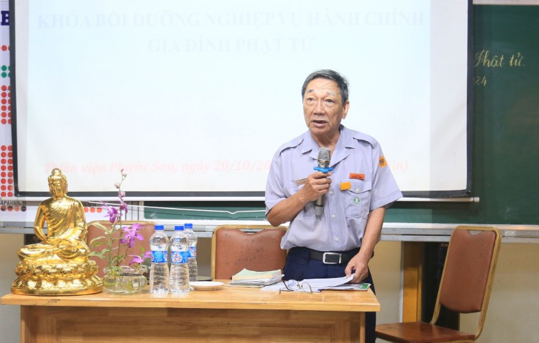 Huynh trưởng cấp Dũng Thị Cư Nguyễn Thanh Minh chia sẻ tại khóa bồi dưỡng Huynh trưởng cấp Dũng Thị Cư Nguyễn Thanh Minh chia sẻ tại khóa bồi dưỡng