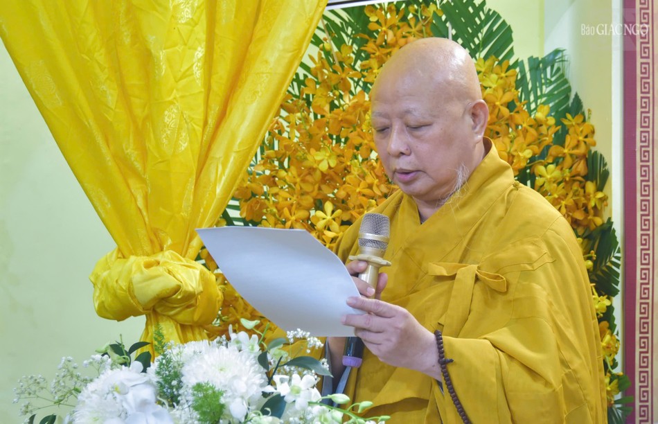 Hòa thượng Thích Lệ Trang cung tuyên tiểu sử Trưởng lão Hòa thượng Thích Tịnh Hạnh