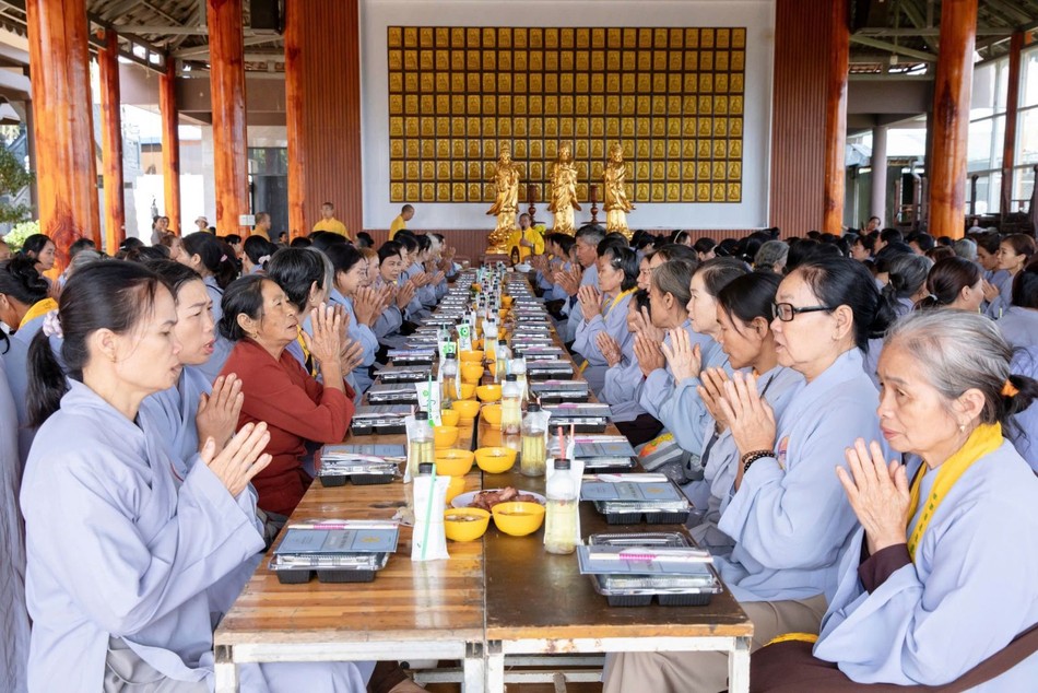 Có hơn 300 Phật tử tham dự khóa tu