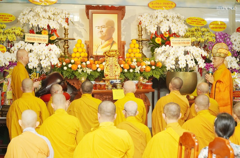 Khóa lễ cung tiến Giác linh Trưởng lão Hòa thượng Khóa lễ cung tiến Giác linh Trưởng lão Hòa thượng