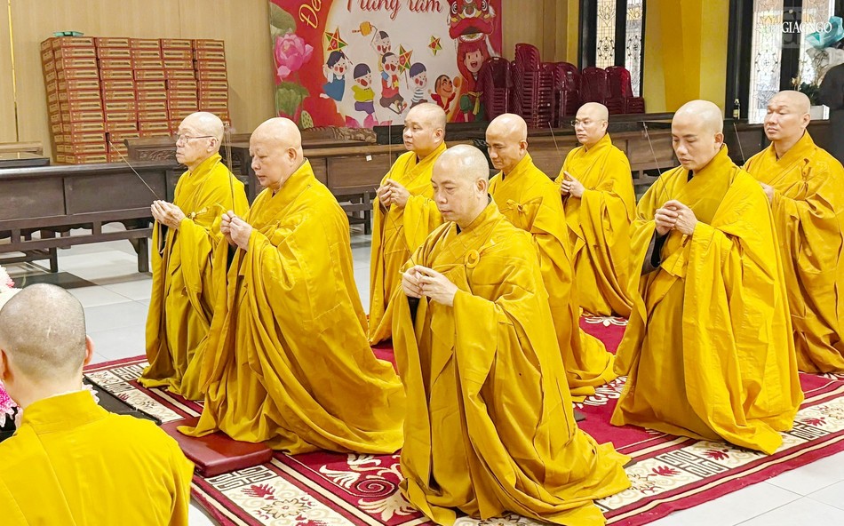 Hòa thượng Thích Lệ Trang, Trưởng ban Nghi lễ T.Ư, Trưởng ban Trị sự GHPGVN TP.HCM, cùng chư tôn đức Ban Trị sự TP.HCM tưởng niệm Hòa thượng Thích Tâm Giác, chiều ngày 18-11 Hòa thượng Thích Lệ Trang, Trưởng ban Nghi lễ T.Ư, Trưởng ban Trị sự GHPGVN TP.HCM, cùng chư tôn đức Ban Trị sự TP.HCM tưởng niệm Hòa thượng Thích Tâm Giác, chiều ngày 18-11