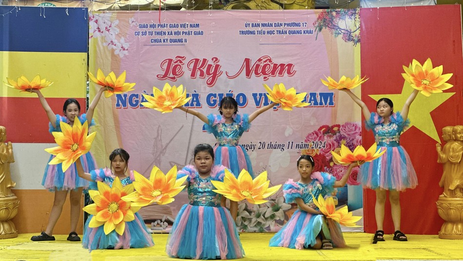 Văn nghệ chào mừng Ngày nhà giáo Việt Nam Văn nghệ chào mừng Ngày nhà giáo Việt Nam