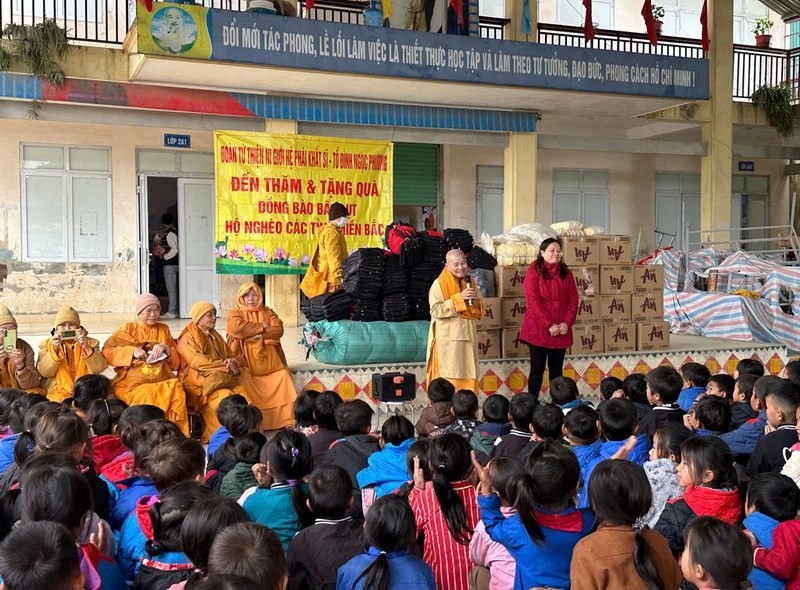 Chư Ni Hệ phái Khất sĩ thăm hỏi đến các em học sinh và thầy cô giáo Chư Ni Hệ phái Khất sĩ thăm hỏi đến các em học sinh và thầy cô giáo