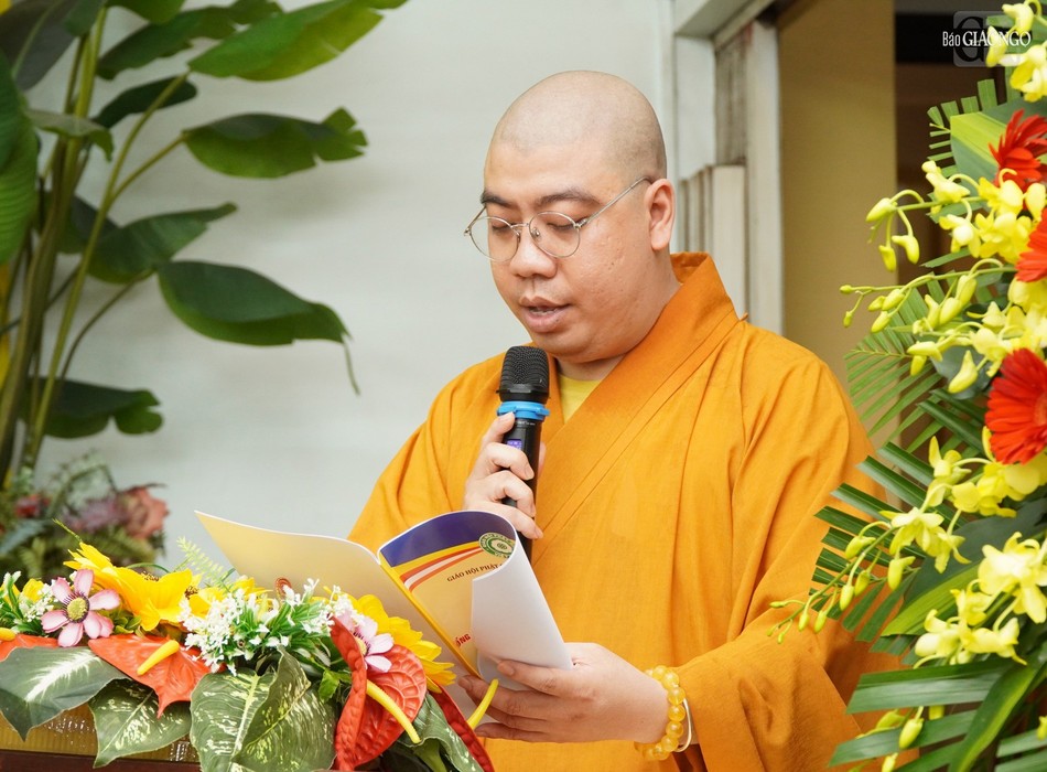 Đại đức Thích Trung Hiếu, Phó Thư ký kiêm Chánh Văn phòng Ban Trị sự GHPGVN Q.10 trình bày phương hướng hoạt động Phật sự năm 2025 Đại đức Thích Trung Hiếu, Phó Thư ký kiêm Chánh Văn phòng Ban Trị sự GHPGVN Q.10 trình bày phương hướng hoạt động Phật sự năm 2025