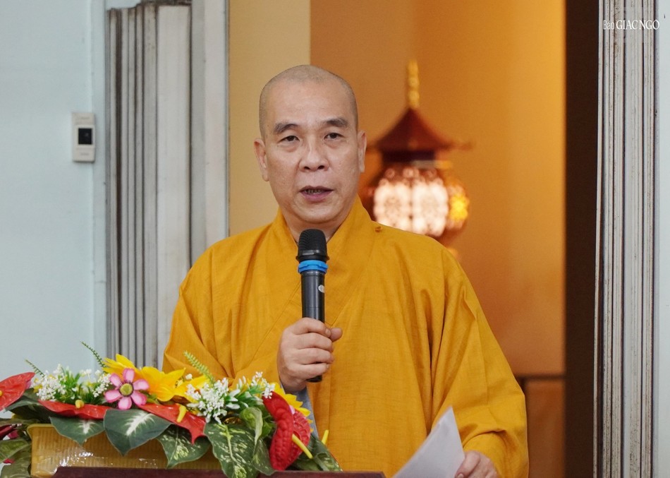 Thượng tọa Thích Quảng Chơn, Phó Thường trực Ban Trị sự GHPGVN Q.10 cảm tạ Thượng tọa Thích Quảng Chơn, Phó Thường trực Ban Trị sự GHPGVN Q.10 cảm tạ