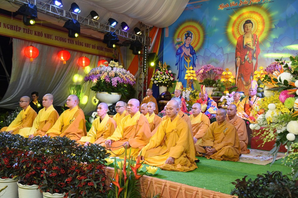 Chư tôn đức tham dự