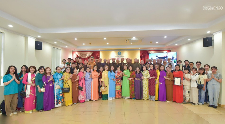 Lưu niệm tại lễ tổng kết công tác Phật sự 2024 của Ban Thông tin - Truyền thông Phật giáo TP.HCM Lưu niệm tại lễ tổng kết công tác Phật sự 2024 của Ban Thông tin - Truyền thông Phật giáo TP.HCM