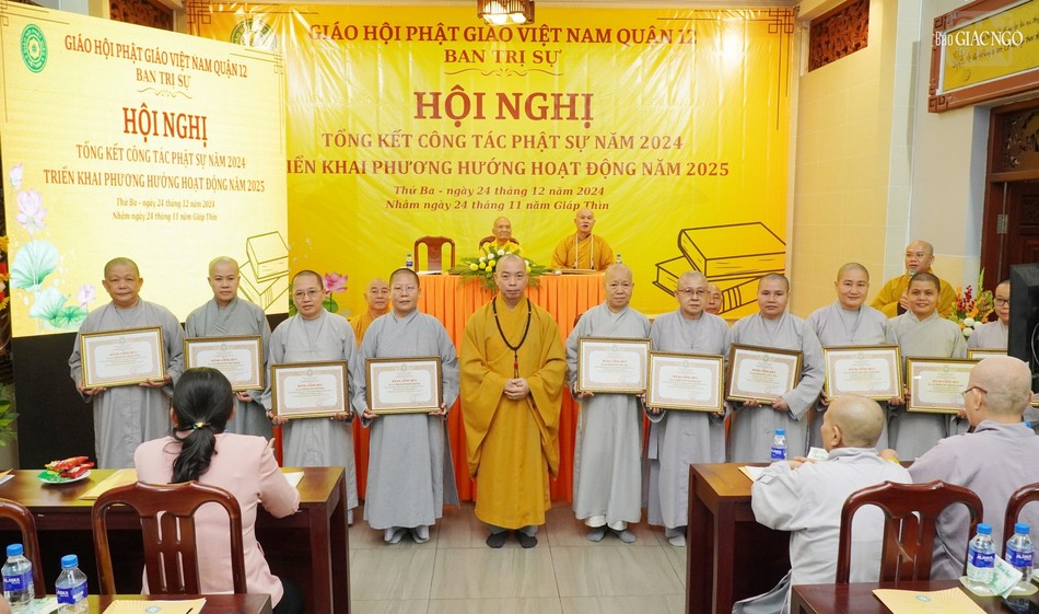 Có 8 tập thể, 26 cá nhân được nhận Bằng công đức của Ban Trị sự GHPGVN TP.HCM