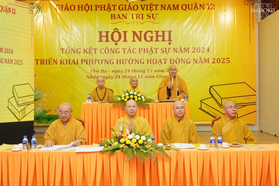 Thượng tọa Thích Giác Dũng ban huấn từ