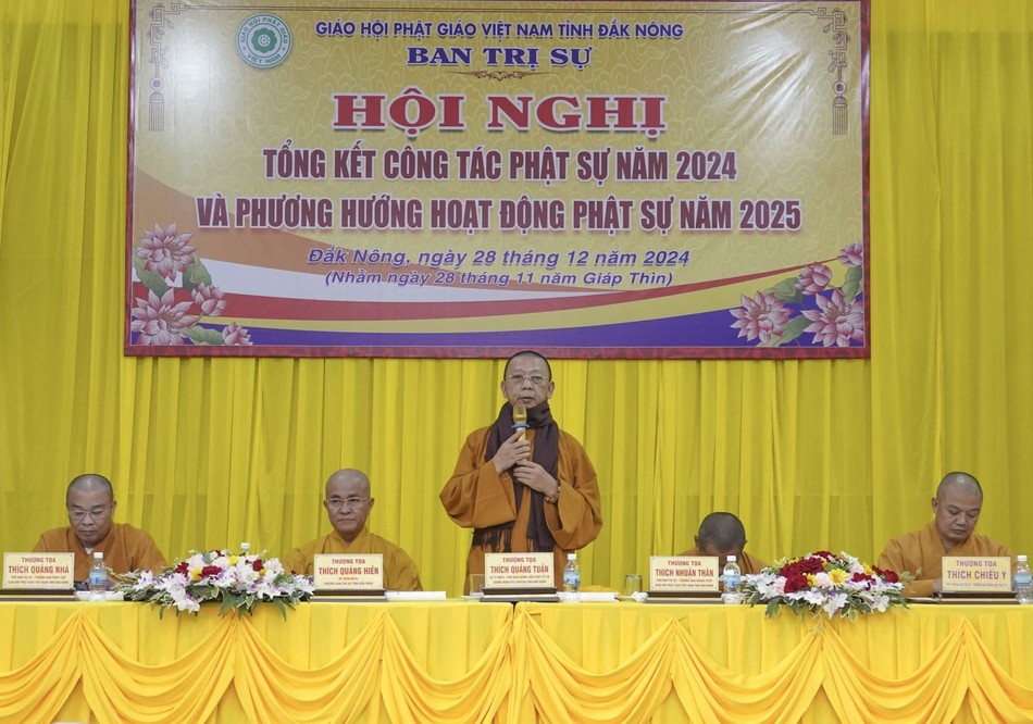 Thượng tọa Thích Quảng Tuấn phát biểu chứng minh