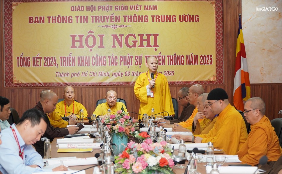 Thượng tọa Thích Minh Nhẫn, Ủy viên Thư ký Hội đồng Trị sự, Phó Văn phòng II T.Ư công bố quyết định tặng Bằng tuyên dương công đức của Ban Thường trực Hội đồng Trị sự Thượng tọa Thích Minh Nhẫn, Ủy viên Thư ký Hội đồng Trị sự, Phó Văn phòng II T.Ư công bố quyết định tặng Bằng tuyên dương công đức của Ban Thường trực Hội đồng Trị sự