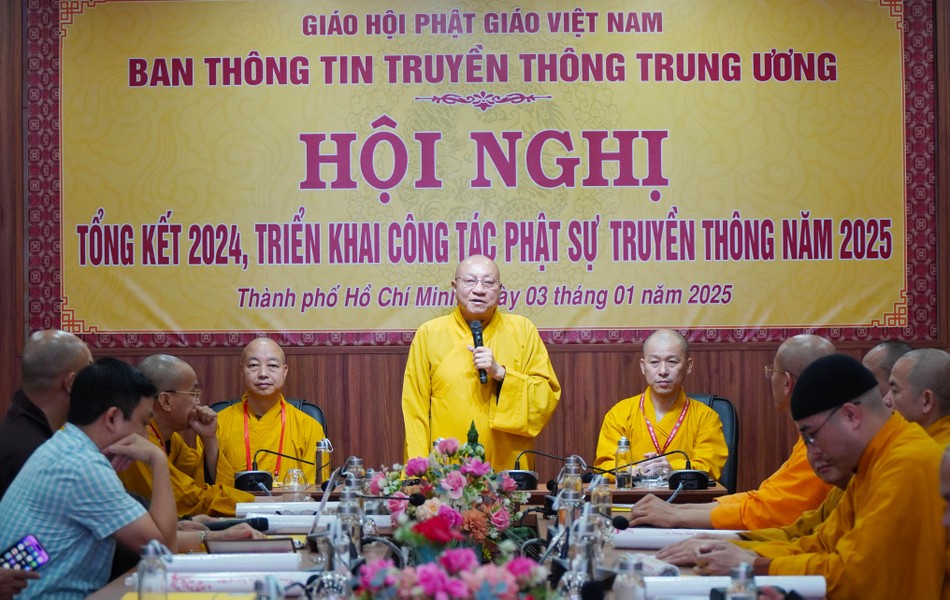 Hòa thượng Thích Gia Quang, Phó Chủ tịch Hội đồng Trị sự, Trưởng ban Thông tin - Truyền thông T.Ư phát biểu khai mạc hội nghị - Ảnh: Bảo Toàn/BGN Hòa thượng Thích Gia Quang, Phó Chủ tịch Hội đồng Trị sự, Trưởng ban Thông tin - Truyền thông T.Ư phát biểu khai mạc hội nghị - Ảnh: Bảo Toàn/BGN