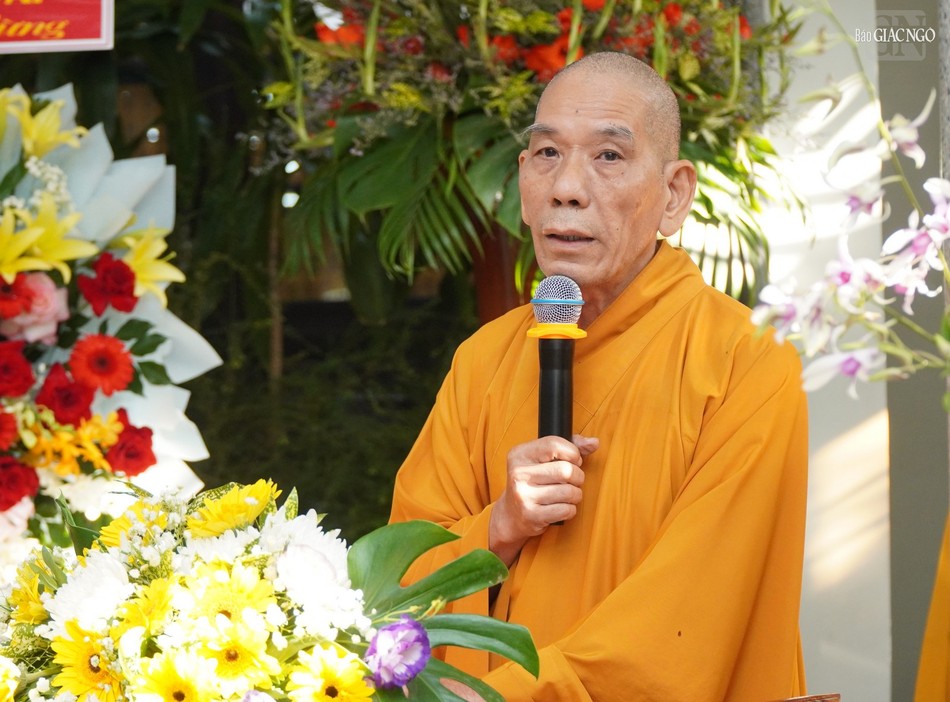 Thượng tọa Thích Giác Trí, Trưởng ban Trị sự GHPGVN Q.Gò Vấp phát biểu khai mạc Thượng tọa Thích Giác Trí, Trưởng ban Trị sự GHPGVN Q.Gò Vấp phát biểu khai mạc