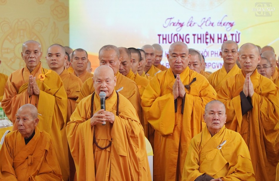 Trưởng lão Hòa thượng Thích Thiện Nhơn phát biểu tại lễ tưởng niệm Trưởng lão Hòa thượng Thích Thiện Nhơn phát biểu tại lễ tưởng niệm