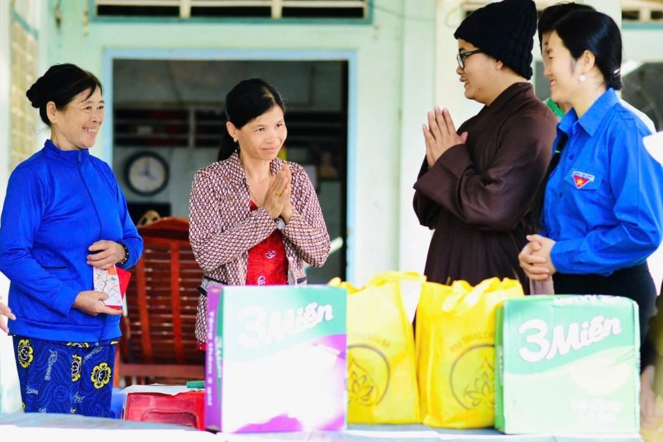 Hội Thanh thiếu niên Phật tử Bửu Đà phối hợp cùng các bạn trẻ nhóm thiện nguyện "Trái tim nhân văn" đã tổ chức chương trình “Tết yêu thương” tại Vĩnh Long Hội Thanh thiếu niên Phật tử Bửu Đà phối hợp cùng các bạn trẻ nhóm thiện nguyện "Trái tim nhân văn" đã tổ chức chương trình “Tết yêu thương” tại Vĩnh Long