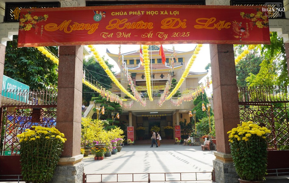 Chùa Phật Học Xá Lợi chiều mùng 8 Tết Chùa Phật Học Xá Lợi chiều mùng 8 Tết