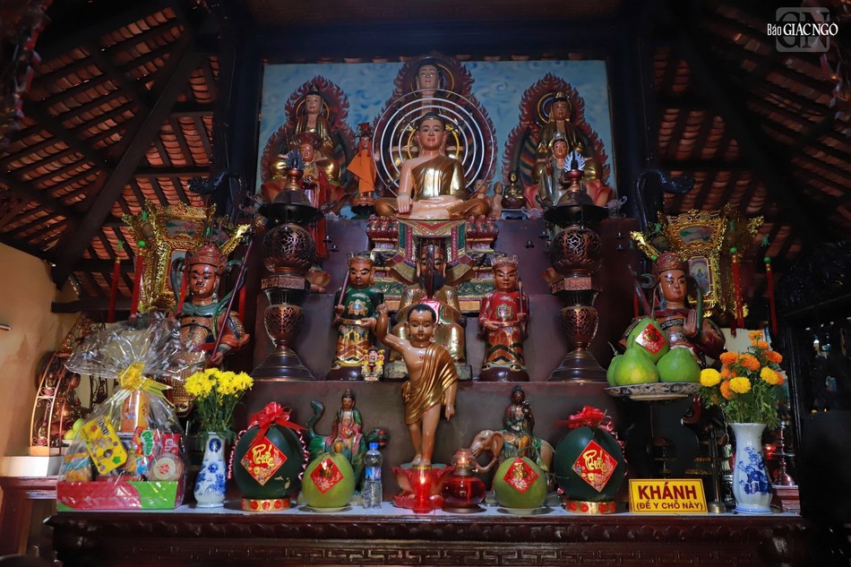 Trải qua nhiều biến cố, chùa Thiên Phước vẫn giữ được nét dáng kiến trúc xưa, mái ngói lợp âm dương