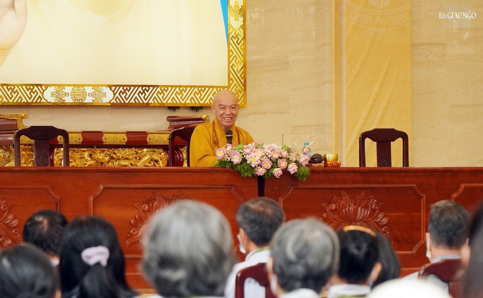 Sau tổng khai giảng, Hòa thượng Thích Nhựt Hỷ đã có thời pháp thoại ngắn với chủ đề: “Đạo Phật và mùa xuân” với gần 500 Phật tử tham dự Sau tổng khai giảng, Hòa thượng Thích Nhựt Hỷ đã có thời pháp thoại ngắn với chủ đề: “Đạo Phật và mùa xuân” với gần 500 Phật tử tham dự