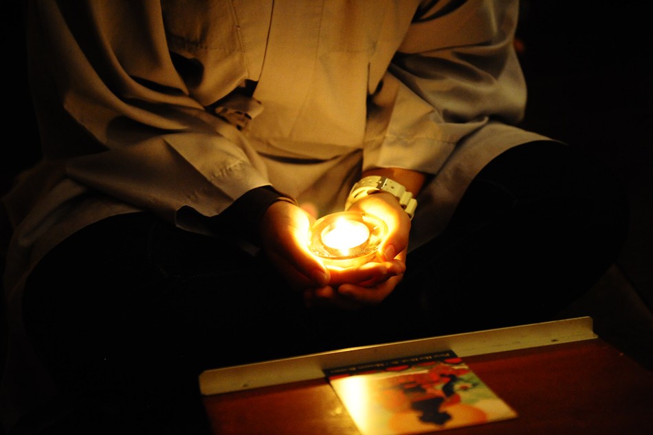 Hãy phản tỉnh về thân này, nếu ngày ngày bị phiền não đuổi theo không dứt, thì tất nhiên con đường Bồ-đề (giác ngộ) sẽ không thể đạt được Hãy phản tỉnh về thân này, nếu ngày ngày bị phiền não đuổi theo không dứt, thì tất nhiên con đường Bồ-đề (giác ngộ) sẽ không thể đạt được