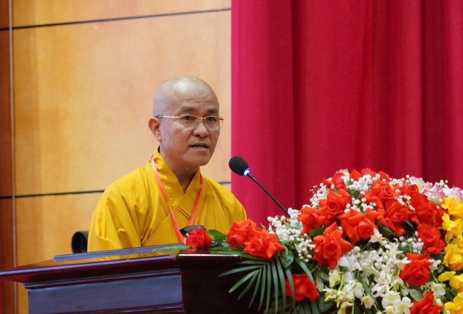 Thượng tọa Thích Quảng Hiền, Trưởng ban Trị sự GHPGVN tỉnh Đắk Nông, đồng Trưởng ban Tổ chức phát biểu khai mạc Thượng tọa Thích Quảng Hiền, Trưởng ban Trị sự GHPGVN tỉnh Đắk Nông, đồng Trưởng ban Tổ chức phát biểu khai mạc
