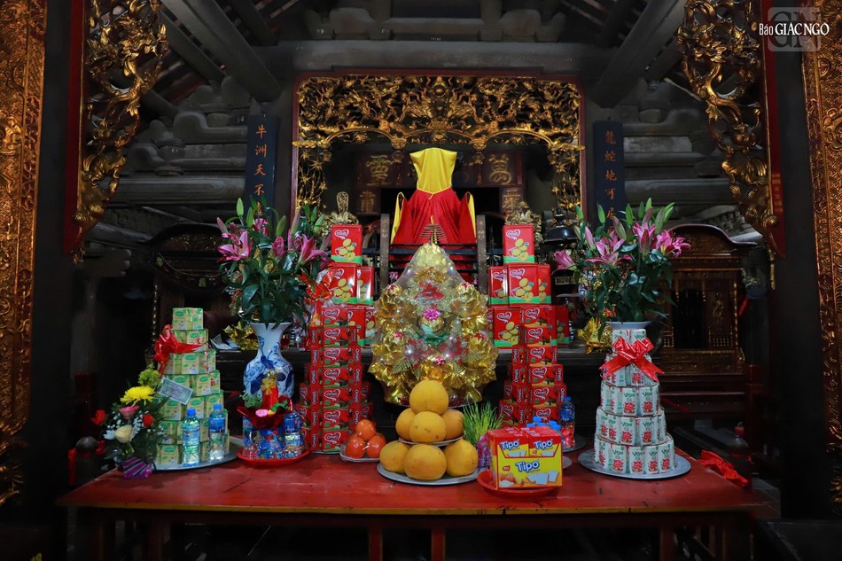 Bộ cánh cửa gỗ chạm khắc hình tượng rồng, một kiệt tác nghệ thuật của người xưa có niên đại thế kỷ XVII, đặt ở cửa chính tam quan nội chùa Keo tỉnh Thái Bình, được công nhận là Bảo vật quốc gia năm 2017. Bảo vật quốc gia thứ 2 tại ngôi cổ tự chùa Keo là hương án tạo tác thời Lê Trung Hưng, thế kỷ XVII, được công nhận Bảo vật quốc gia năm 2021