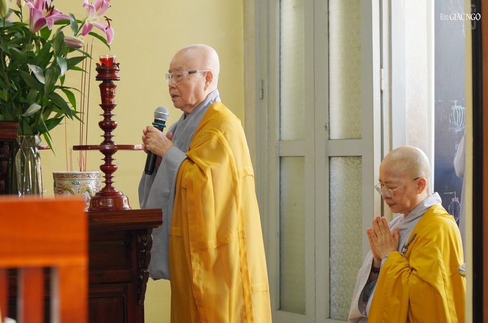Ni trưởng Thích nữ Như Xuân tác bạch cúng dường trai Tăng Ni trưởng Thích nữ Như Xuân tác bạch cúng dường trai Tăng
