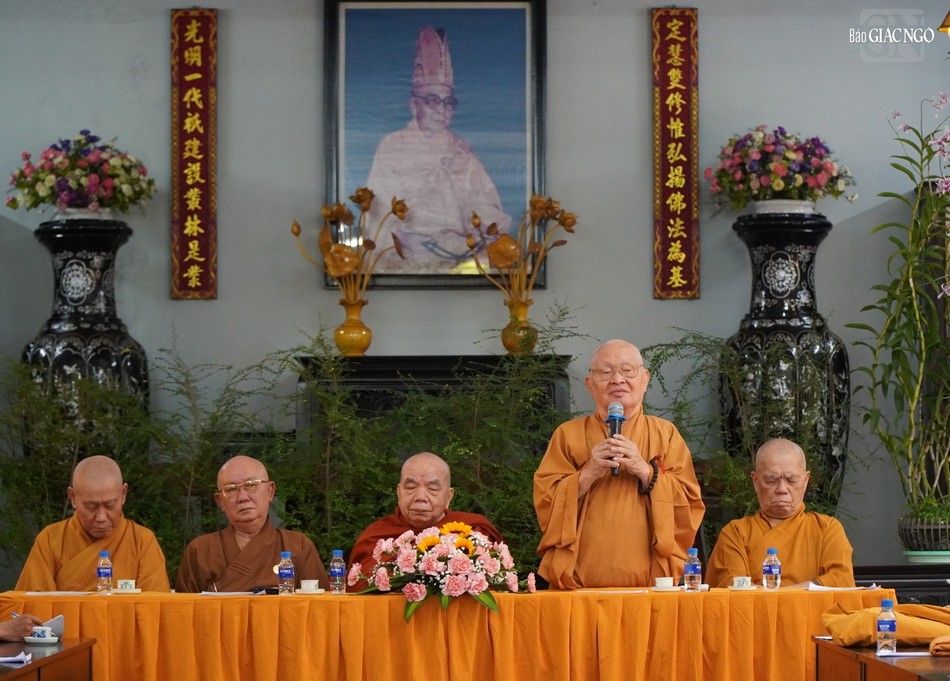 Hòa thượng Thích Giác Thuận đạo từ chứng minh Hòa thượng Thích Giác Thuận đạo từ chứng minh