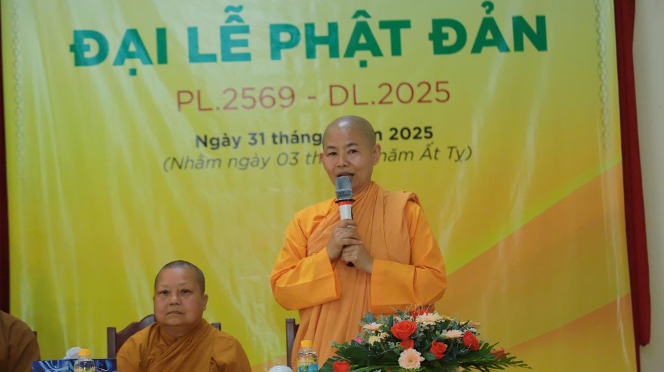 Ni sư Thích nữ Liên Mai thông tin về phiên chợ 0 đồng Ni sư Thích nữ Liên Mai thông tin về phiên chợ 0 đồng