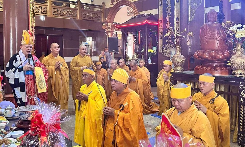 Khóa lễ cung tiến Giác linh Hòa thượng Khóa lễ cung tiến Giác linh Hòa thượng