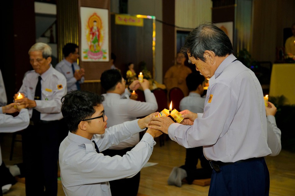 Truyền đăng đến các thế hệ tiếp nối Truyền đăng đến các thế hệ tiếp nối