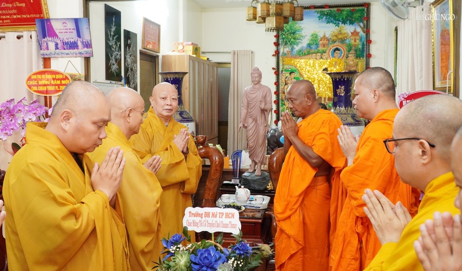 Hòa thượng Thích Lệ Trang, Trưởng ban Trị sự GHPGVN TP.HCM chúc mừng Tết cổ truyền Chôl Chnăm Thmây đến chư Tăng, Phật tử Hòa thượng Thích Lệ Trang, Trưởng ban Trị sự GHPGVN TP.HCM chúc mừng Tết cổ truyền Chôl Chnăm Thmây đến chư Tăng, Phật tử