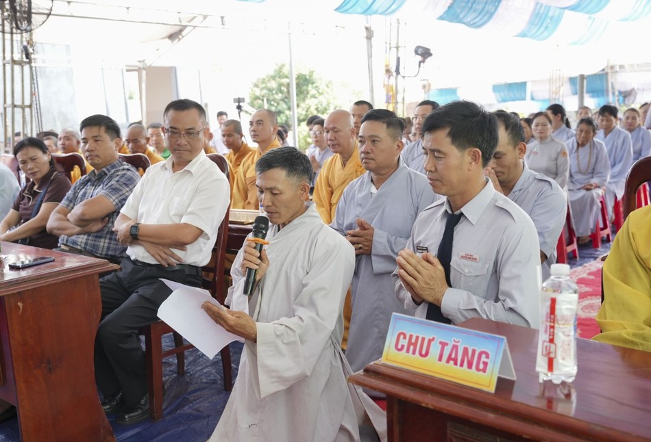 Phật tử Nguyên Nhã dâng lời tác bạch Phật tử Nguyên Nhã dâng lời tác bạch