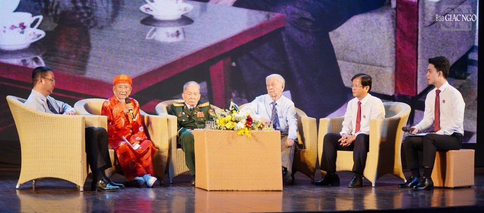 Giao lưu với các nhân vật gắn với sự kiện, hoạt động nổi bật của TP.HCM Giao lưu với các nhân vật gắn với sự kiện, hoạt động nổi bật của TP.HCM